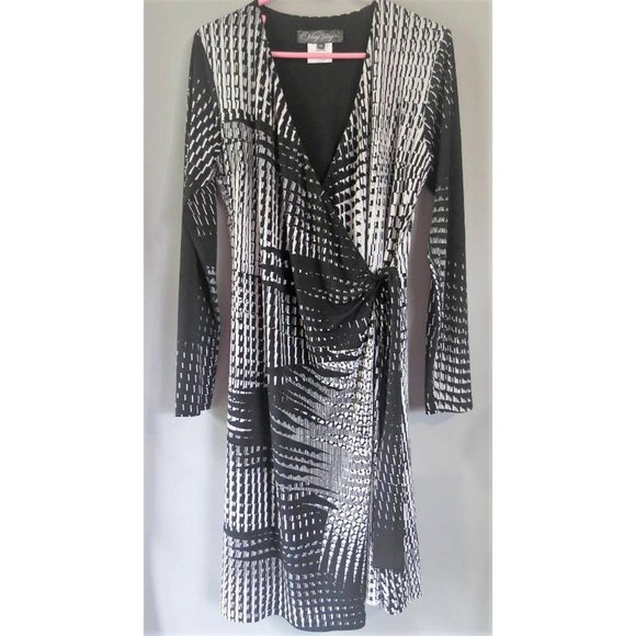 VERY VERY - GORGEOUS WRAP DRESS - size 14 - PRESENTS AS NEW - Picture 2 of 6